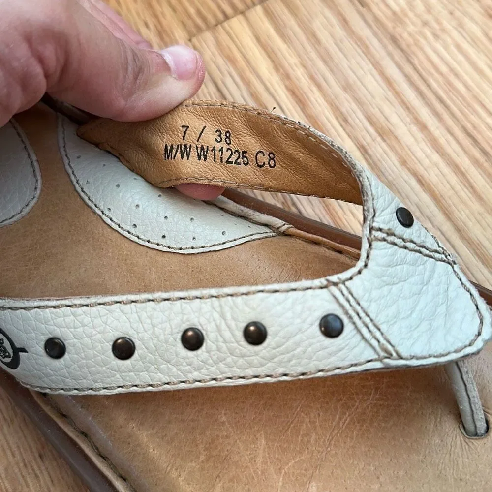Born Women Cream Ivory Leather Sandal Women’s Size 7